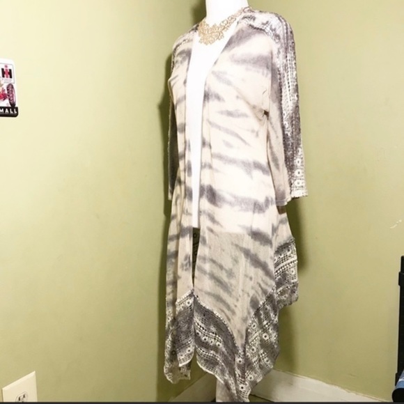 Gimmicks by BKE waterfall crochet cardigan - Picture 1 of 5